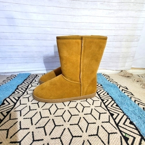 Guide Gear Women's 10" Suede Boots, SZ 10 - Picture 2 of 16